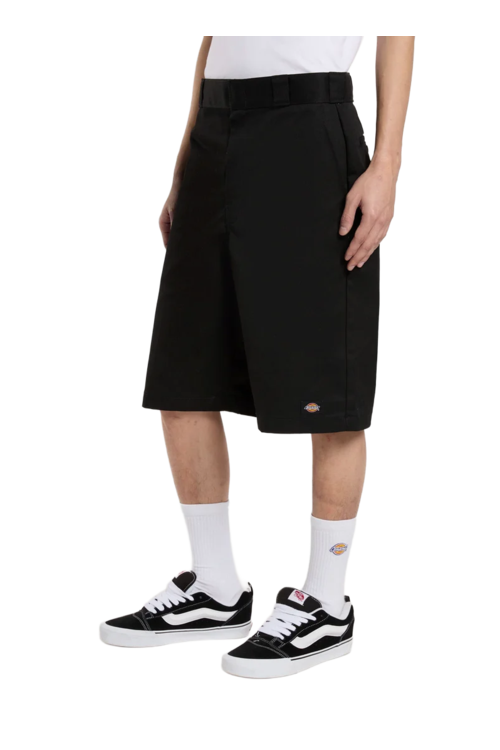 13' LOOSE FIT MULTI POCKET SHORT