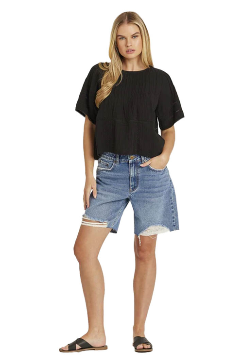 PERFECT SHORT SLEEVE WOVEN TOP