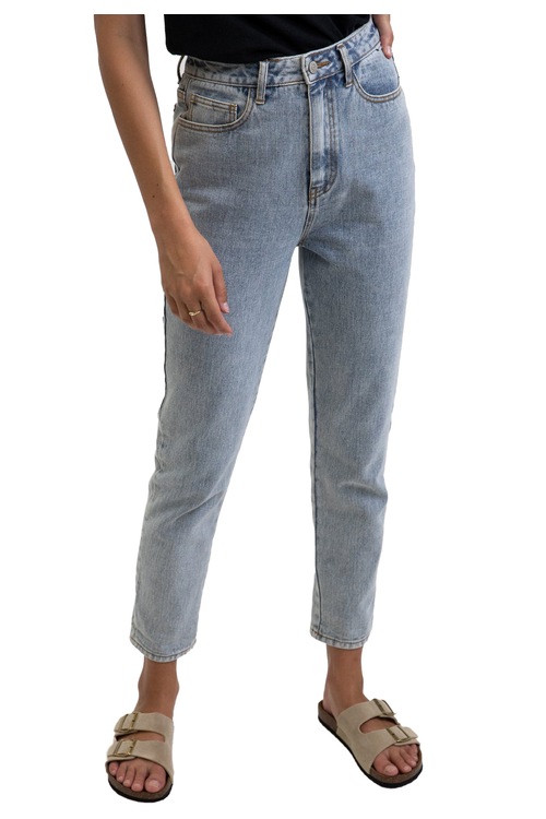 HI RISE TAPERED JEAN